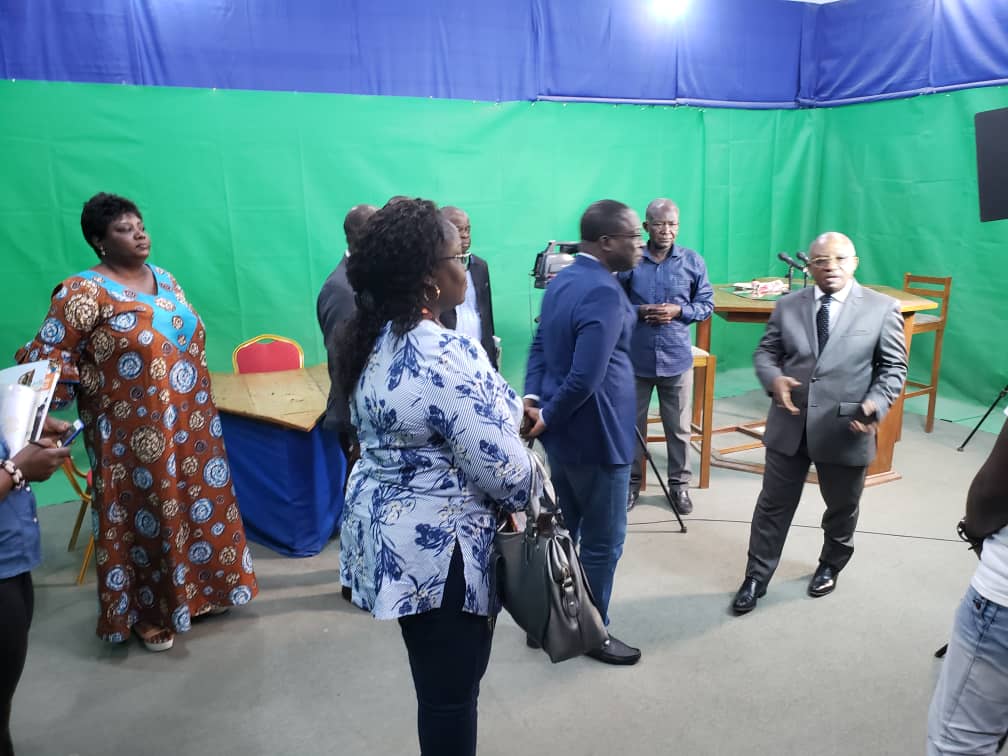 SennenHounton's tweet photo. Why is @UNFPARDC expanding its 🤝 with #IFASIC the main school of com sciences in #DRCongo ? 1) next generation of media &amp; com will know about @UNFPA and champion #SRHR 2) 90% of the 3,000 students are young girls with #SRH needs we can meet. HIV test, FP https://t.co/gHd45zIr96 https://t.co/iCrsq5bEP9