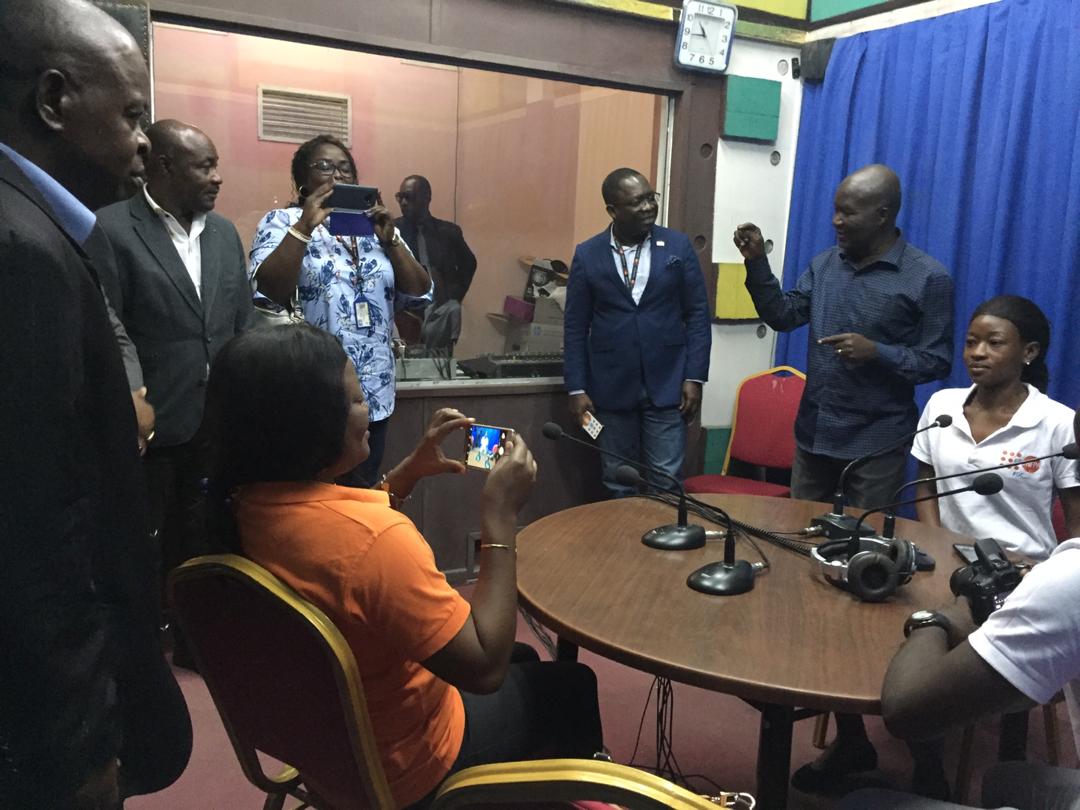 SennenHounton's tweet photo. Why is @UNFPARDC expanding its 🤝 with #IFASIC the main school of com sciences in #DRCongo ? 1) next generation of media &amp; com will know about @UNFPA and champion #SRHR 2) 90% of the 3,000 students are young girls with #SRH needs we can meet. HIV test, FP https://t.co/gHd45zIr96 https://t.co/iCrsq5bEP9