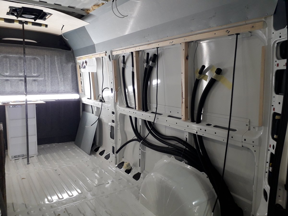 DSFireBen's tweet photo. Exciting progress with the new Incident Command training vehicle, to support localised development and assessment of our Commanders, first fit well under way! #T4C #Assertive #Effective #Safe @DSFireUpdates @XVRsimulation @gmcoachwork01 @FocusedVisionAV https://t.co/ETO5TZOkMW