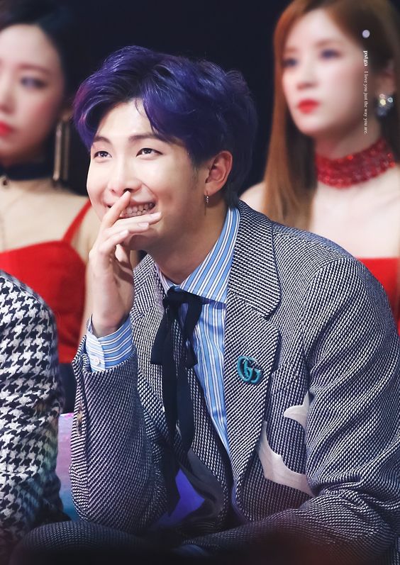 BooAmii3012's tweet photo. || 🐨Namjoon 🐨||
- nếu cả thế giớ quay lưng với anh
Thì em sẽ quay lưng với cả thế giới 😘.
#TwitterBestFandom #TeamBTS #SoompiAwards @BTS_twt https://t.co/vHfkST1xEx