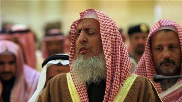 AviKaner's tweet photo. Grand Mufti of Saudi Arabia 🇸🇦, Abdulaziz Al Sheikh, issued a 2017 fatwa that fighting against Jews was forbidden, and that Hamas Muslim Brotherhood is a terror organization. A 2013 fatwa said suicide bombers are "criminals who rush themselves to hell by their actions.” https://t.co/f5oTfza9fz