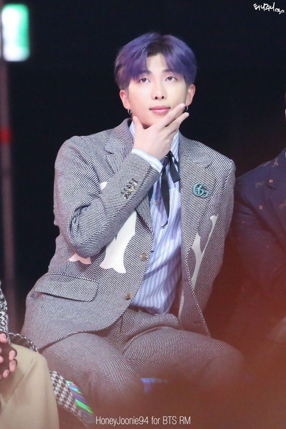 BooAmii3012's tweet photo. || 🐨Namjoon 🐨||
- nếu cả thế giớ quay lưng với anh
Thì em sẽ quay lưng với cả thế giới 😘.
#TwitterBestFandom #TeamBTS #SoompiAwards @BTS_twt https://t.co/vHfkST1xEx