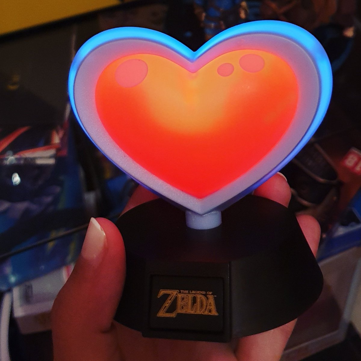 titania_tifa's tweet photo. The Legend of Zelda Heart container heart โค๐ฅฐ #nintendoswitch #3ds #wii #videogames #thelegendofzelda #zeldafan #linkstatue #zeldaocarinaoftime #linkfigure #zeldaedition #gamer #zeldatwilightprincess #heart #zeldalamp #love #zeldacollection #breathofthewild #lamp #triforce https://t.co/cEPZBhLWpK