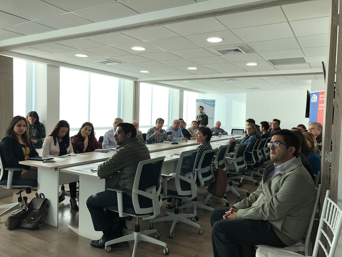 MH_BioBio's tweet photo. Tal como nos pide el Pdte @sebastianpinera trabajamos cada día para poner #ChileEnMarcha. Hoy realizamos seminario #Sicex y Exp de Serv en #Bíobio @jorge_ulloa @SubseHacienda @Min_Hacienda @Prochile_BioBio @desarrollabb https://t.co/DWfHv6WxLO