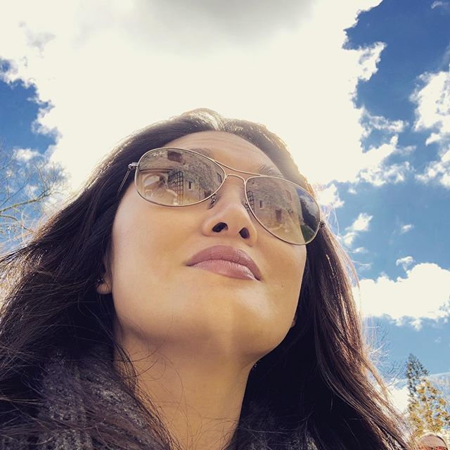 VoiceofRatana's tweet photo. Hiya! This is my getting ready to climb a few zillion stairs and meet my “date” look. Also, my date is a Stone called Blarney. Nice castle, though. How’s my lipstick? 😂 💋 .
.
.
.
.
.
#ireland #travelinggirl #comedy #datejokes #whatisadate #blarneysto… https://t.co/ugeCC1h4uM https://t.co/hzoKOy0ydL