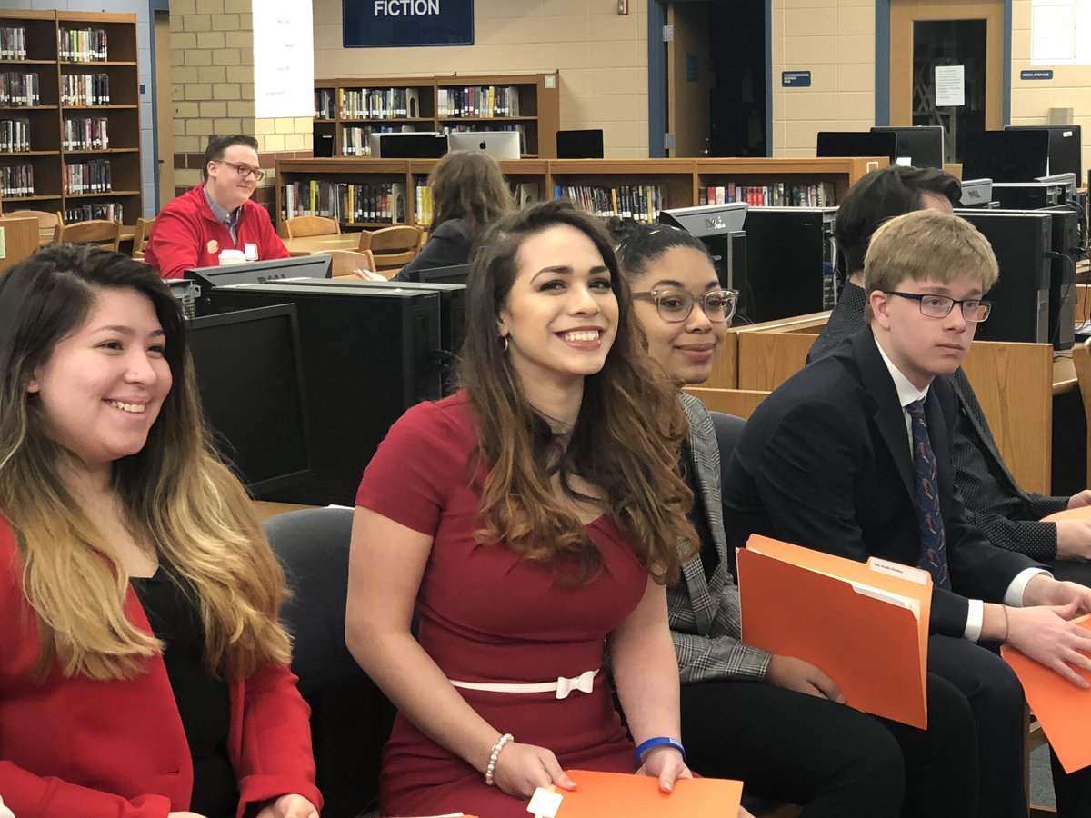 Resi_Counselors's tweet photo. World of Work is underway.  This event is a graduation requirement that provides students with an opportunity to go through a mock interview and receive feedback from the interviewer.  Here are some moments from the beginning of the event. https://t.co/TBuyCnQj7T
