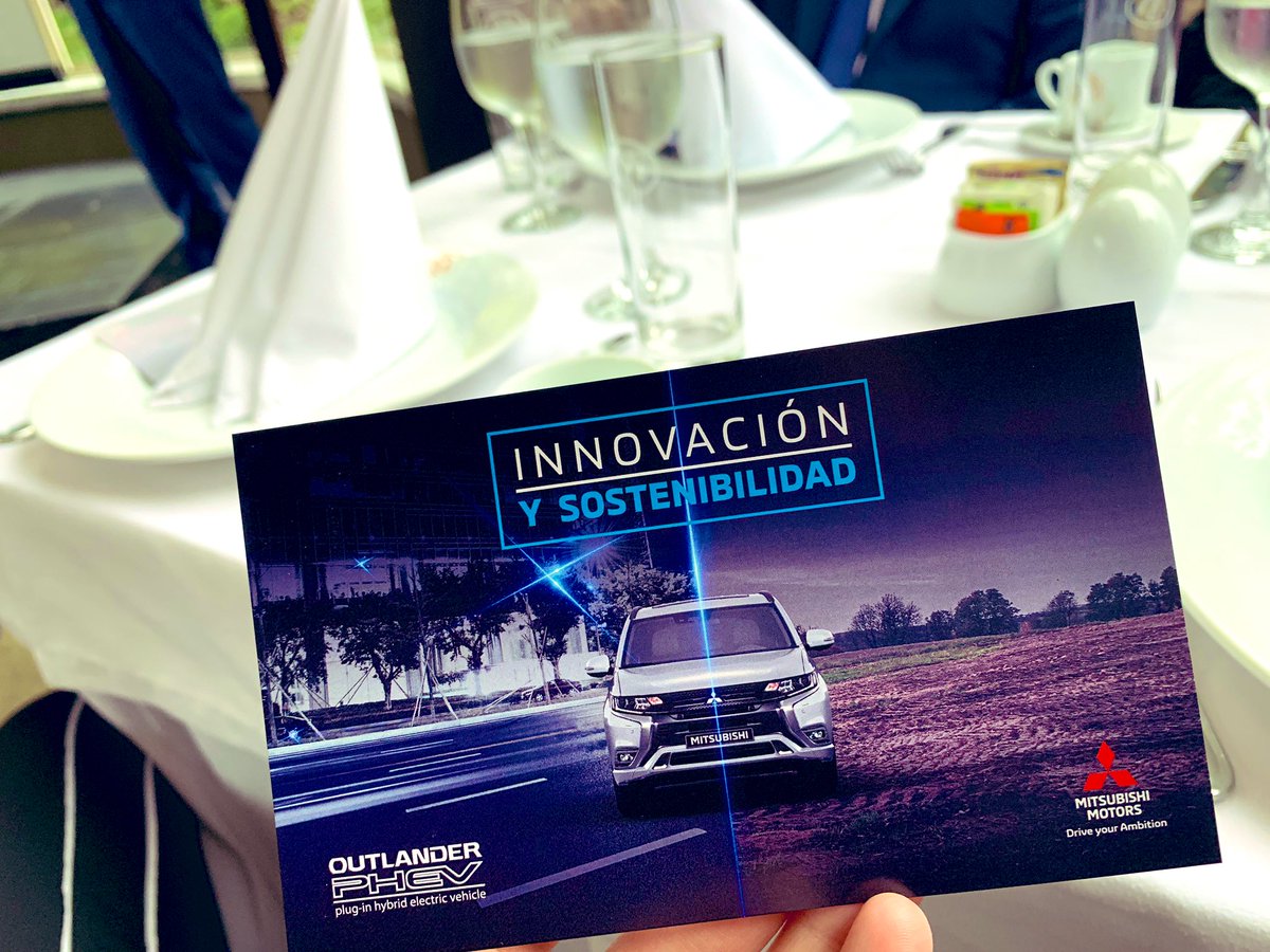 Leonardorodz's tweet photo. Disfrutando de una gran charla de #innovacion y #sostenibilidad con Marco Pastrana Gerente General de @Mitsubishi_Col @indevos_RT @UniversidadEan #technology #InnovationTalks #sustainability #LiVECI https://t.co/K2MBOwt42G