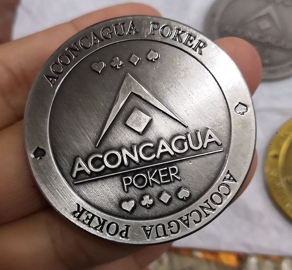 MrDonkas's tweet photo. Mr Donkas trabajando en el merchandising exclusivo que se ofrecerá en los eventos patrocinados por @AconcaguaPokerE 😉

Cubrecartas edición @poker_silver 
Cubrecartas edición 🏔️Aconcagua Poker Million🏔️
#aconcaguapoker @poker_golden https://t.co/aA9njE1KNR