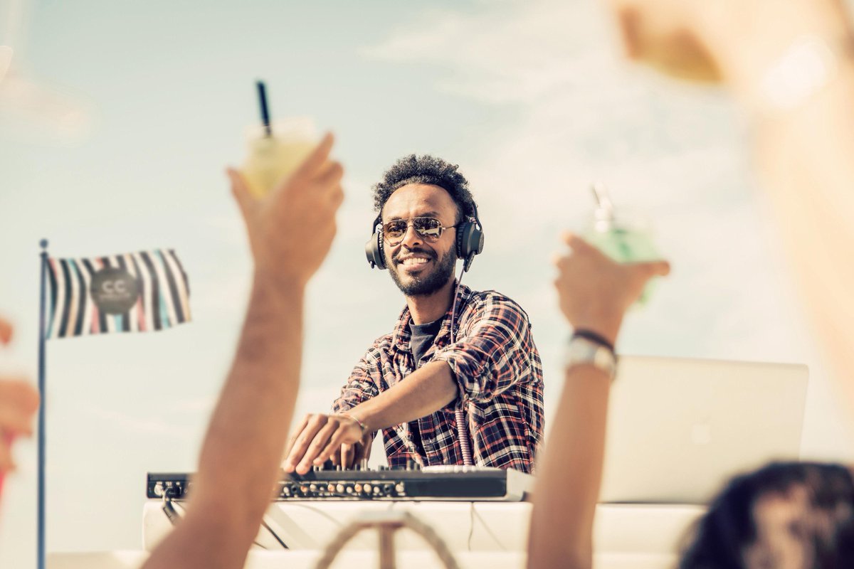 Die Abiprüfungen sind geschafft? nr-url.de/h1Rv Dann lässt sich das bestandene Abitur besonders cool im Cook´s Club Sunny Beach in Bulgarien feiern. #CooksClub #NeckermannReisen #Abiparty