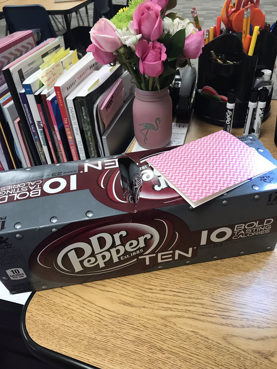 LaurenMonk_IC's tweet photo. Second grade teachers know the way to my heart. ❤️#flowers #drpepper10 #bestsurprise #ICweek @drpepper does loving Dr Pepper 10 instead of candy qualify me to be a #pepperpack ambassador? ❤️ #FriscoIC https://t.co/GOUtMcYFZ3