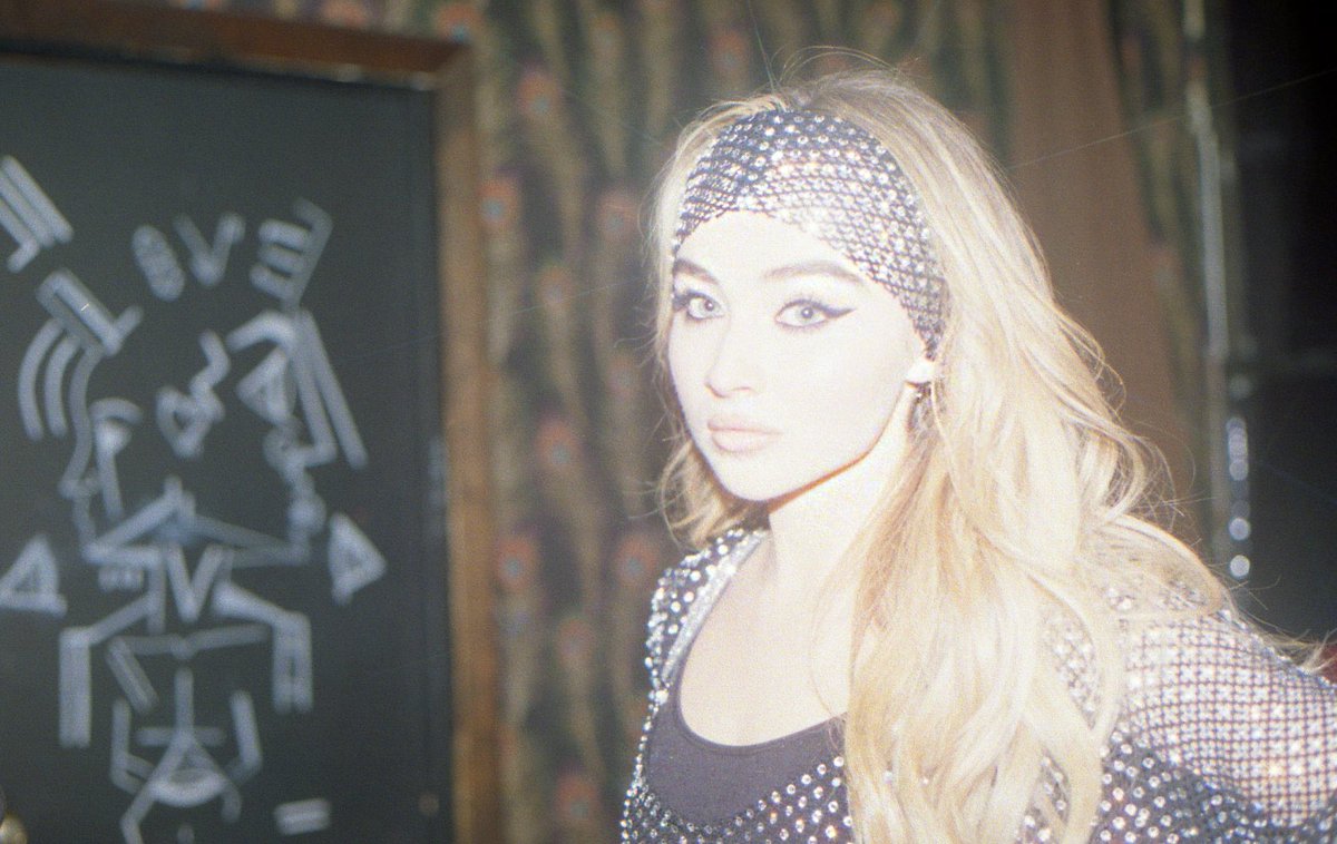 Sabrina Carpenter tweet media