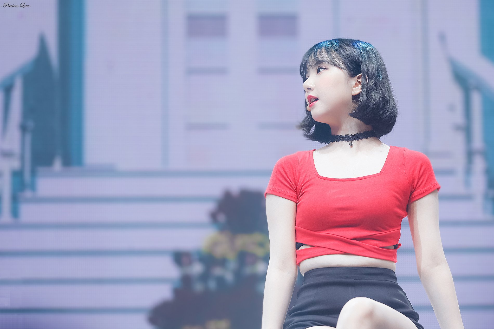 D2BiOCvUgAIe17R.jpg:large