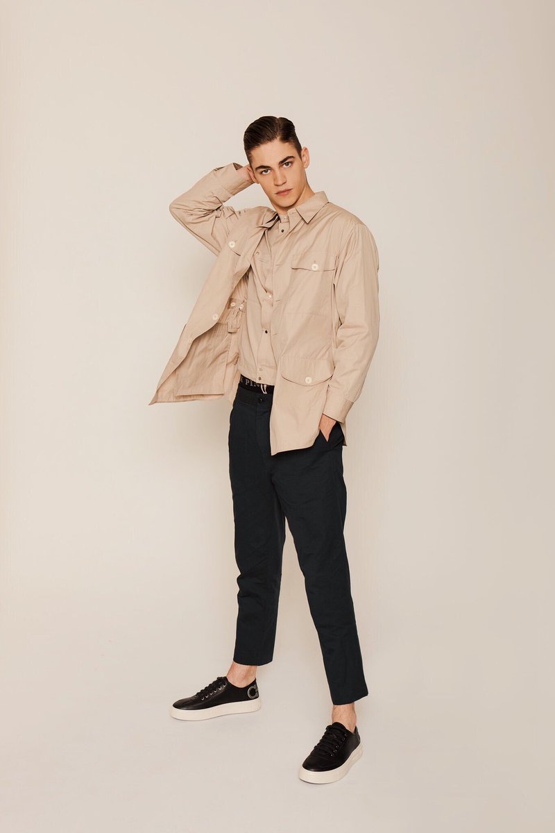 badposthero's tweet photo. WWD Magazine (2019) https://t.co/MUKKKKkfW2