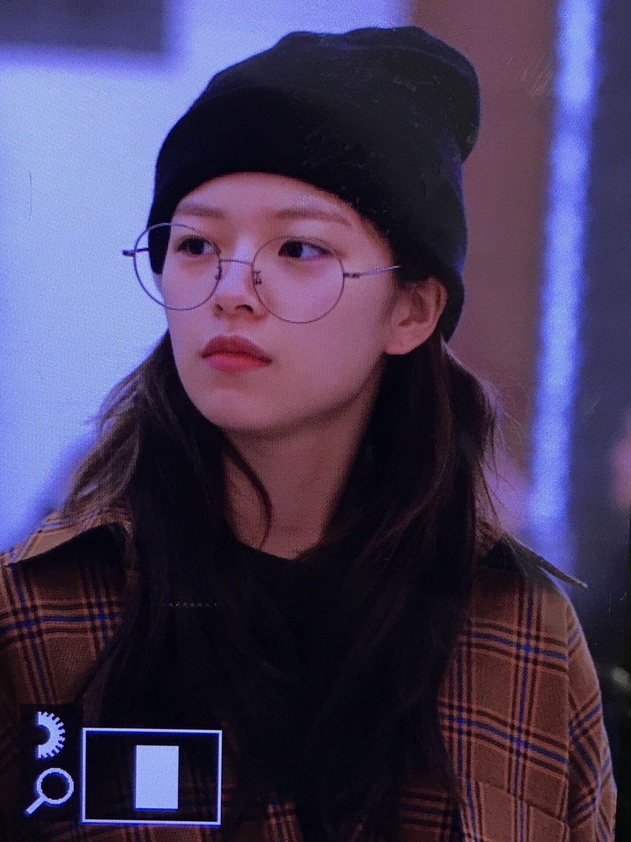 03/18/19 Jeongyeon wear Beanie and specs on her way to Japan. 03/19/19 Jimin wear Beanie and specs on his way to Hongkong. What's with this two?  Did they plan their outfits?  #Jimin  #Jeongyeon  #Jimyeon  #Jeongmin  #Bangtwice  #BTS    #Twice 