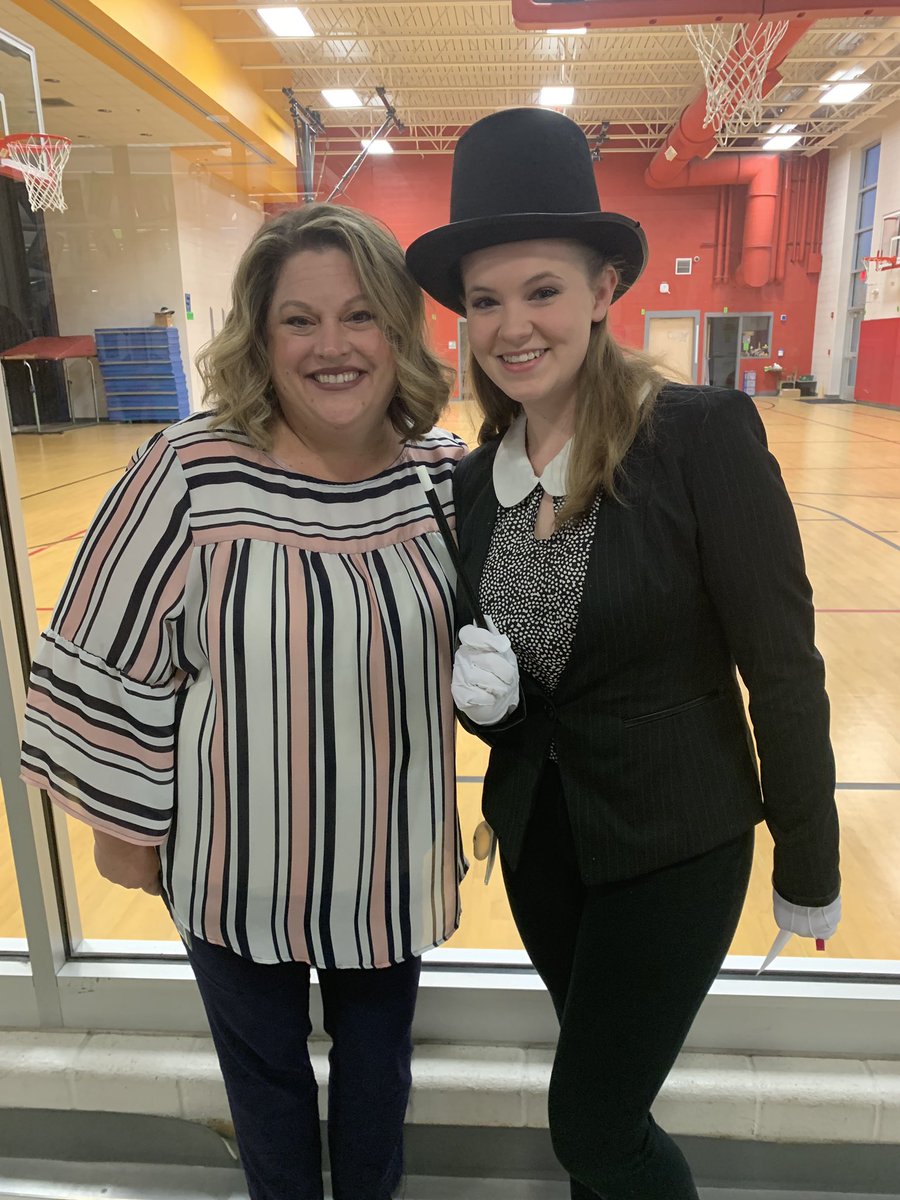 Reading is magical in Mrs. Thier’s class! #mvesshinebright #bettertogether @jensmith207 <a href="/andreapatrick/">Andrea Patrick</a> <a href="/mvescic/">mvescics</a>