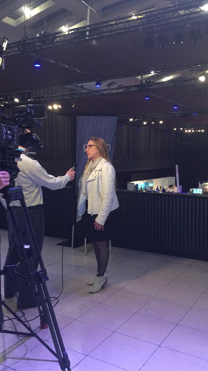 Ingrid Vanden Berghe: "Geodata zorgen dat beslissingen goed 
 onderbouwd zijn" / "Les données géographiques permettent de prendre des décisions fondées"