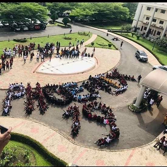 liadiadeolu's tweet photo. @thisisqlaw My people are graduating ๐
#phoenix19 https://t.co/R6CryUEMyO
