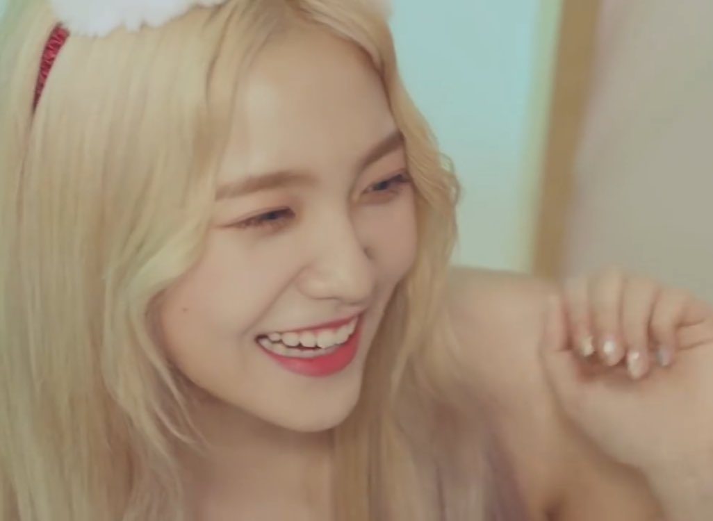 pRYBDfdhz7yrGG8's tweet photo. #4yearsWithYeri
イェリちゃん大好き!!😍♥️😭♥️ https://t.co/Qyu9xz2TFv