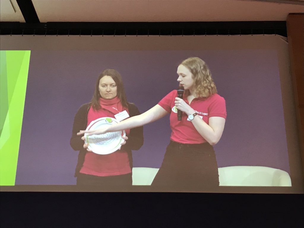 Ellesbougent's tweet photo. #InnovaTech2019 #Finale Le concept du projet "Healthy Plate" de l’équipe #Picardie : une assiette connectée capable d’identifier les aliments et les ingrédients présents dans un plat en cas d’allergie #objetsintelligents #innovation #mixite @EllesbougentPic https://t.co/U4GQjIW1Cw