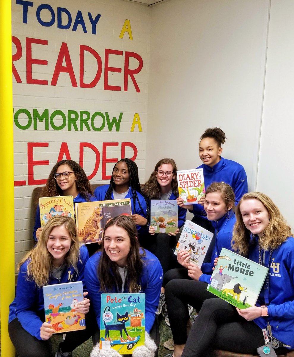trackademics's tweet photo. Today a Reader; Tomorrow a Leader. @pinecrestpride was thrilled to once again have the student-athlete leaders of @LanderVBALL with us to greet our students and to serve as guest readers. They braved cold weather and brought us warm smiles! #cLawsUp #greathabitsmakegreatleaders https://t.co/875QNc1WNr