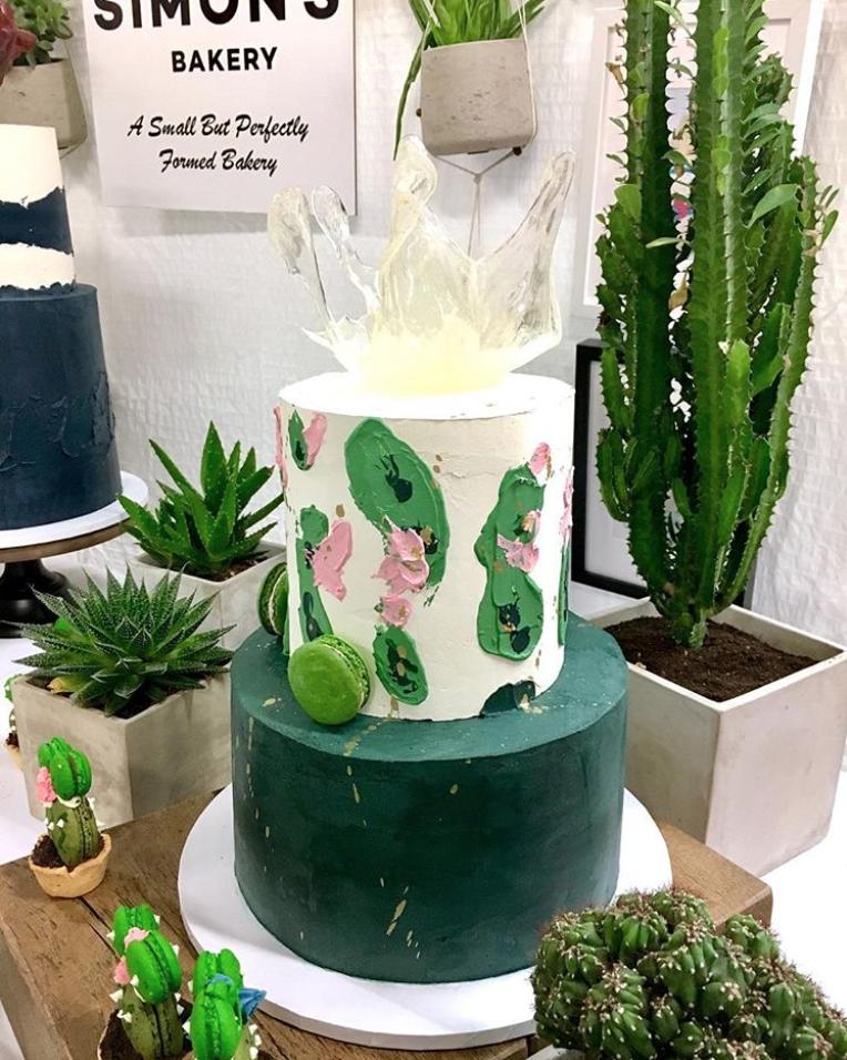 HolyMolyMatrimo's tweet photo. Having a mooch around Instagram for some wedding inspo and found the amazing feed that is @simons_bakery and this AMAZING cake! Frankie x https://t.co/5vwb8s0jDN