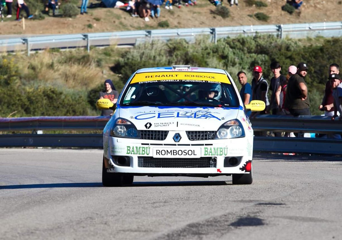 EstebanGutiCUP's tweet photo. Preciosa foto que me pasan de esta #SubidaEstepona2019 tomando una de las curvas mas acojonantes del trazado, a fondo si o si.
@Rombosol 
@rubencitobenoca https://t.co/NrTqFtZ1sg