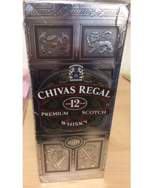 eggarspta's tweet photo. Still time to bid on these! Chivas Regal 12 years Scotch Whisky 1 litre.
Usually retails at approximately £35 bids from £25

Dunhill Wallet - crafted from textured leather - 8 card slots, a bank note compartment, 2 slip pockets and internal embossed motif. RRP £350 bid  £105+ https://t.co/QVUNXAOygk