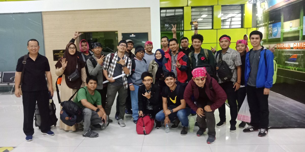 csd_tsigma's tweet photo. The seas may be rough, but we are a captain and no matter how difficult, we will always prevail -jack sparrow- @A_Sugiarto2015 @telkomcloud_id 

#alwaysthebest 
#thestarthewinner 
#thetelkomway 
#SynergyWayOfDisruption 
#telkomcloud
#CloudStorage 
#CloudSME 
#cloudcomputing https://t.co/cjXLN6qGRh