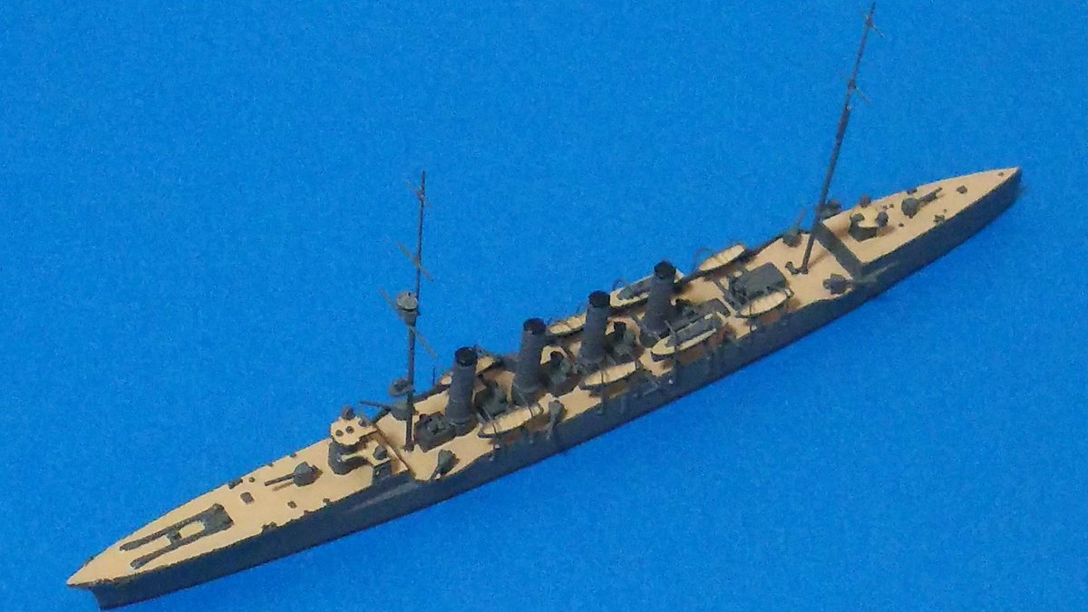 小林 裕之 物理 今日が筑摩の進水日と聞いたので筑摩の画像です 思っていたのと違うって はい こちらは今日が進水日でないほうの筑摩 筑摩型防護巡洋艦 筑摩 です 一緒にいるのは同じ縮尺の次級 天龍 です