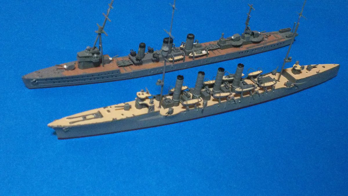 小林 裕之 物理 今日が筑摩の進水日と聞いたので筑摩の画像です 思っていたのと違うって はい こちらは今日が進水日でないほうの筑摩 筑摩型防護巡洋艦 筑摩 です 一緒にいるのは同じ縮尺の次級 天龍 です