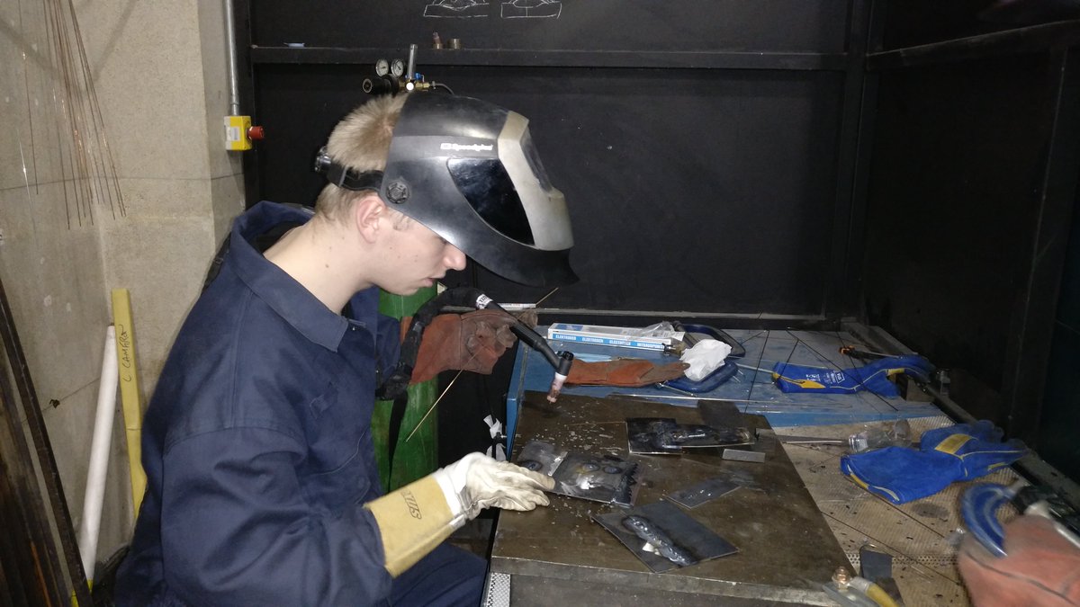 USEV_strath's tweet photo. Training is a key part here at USEV so today our chassis team are practising their welding skills. #shellecomarathon #roadtosem #USEV #shell #ecomarathon #eco #vehicle #electric #ecovehicle #ev #engineering #chassis #welding #manufacturinguk #strathlife #strathclydeuniversity https://t.co/5pMJi5EIMx