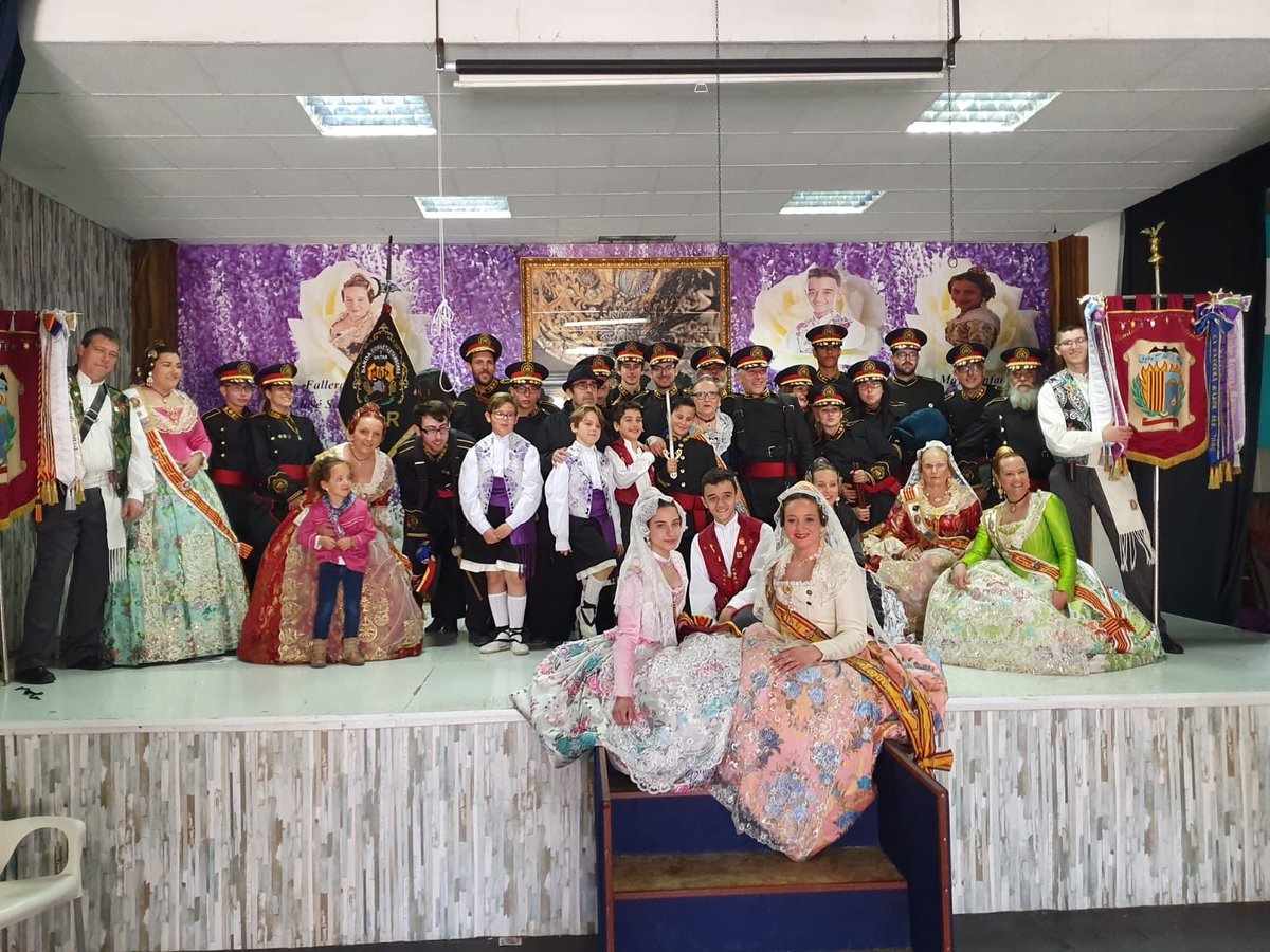 falladelmar's tweet image. Como ya manda la tradición, aquí tenemos nuestra foto de despedida con nuestra banda A.C.M Gar Tres Forques 🥰
Gracias chicas y chicos, por un año más, haciendo música a nuestro lado por #TavernesBlanques 
Os queremos!!!