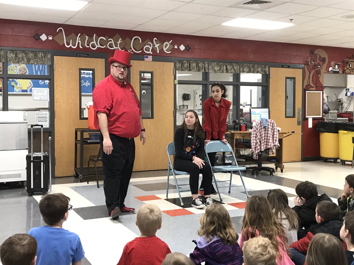 justintarte's tweet photo. Really enjoyed watching @UnionHighCats speech students doing a skit at Central Elementary for some of our #elemchat students this morning.

These two young ladies are wonderfully talented. #unionrxi #Uproud https://t.co/KVzgD7u8Zf