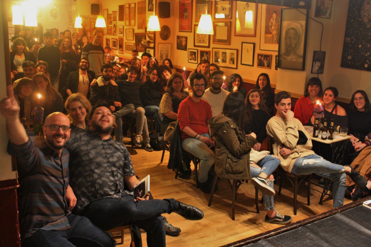 JamPoesiaGr's tweet photo. Gracias por otra genial Jam session de poesía en La tertulia. 
¡Nos vemos el día 28! https://t.co/GTdkucRHJQ