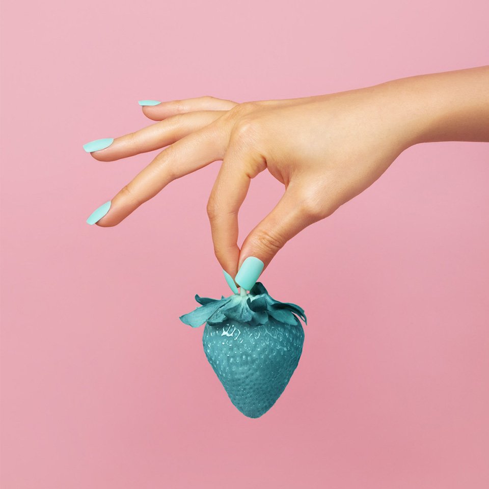 KissProducts's tweet photo. SO TASTY🍓 #OWNYourBold #KISSNails #GelFantasynails #notd #nailstagram #pressonnails #artificialnails #nailswag #instanails #nails #nailgame #nailinspo #mintnails https://t.co/7OfgYjQVAJ