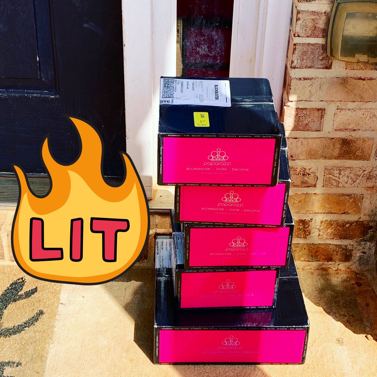 StylesJewelry's tweet photo. #HomeDelivery #Jewelry #PaparazziAccessories #5DollarAccessories #Fire https://t.co/Wmuo7nS9Gr