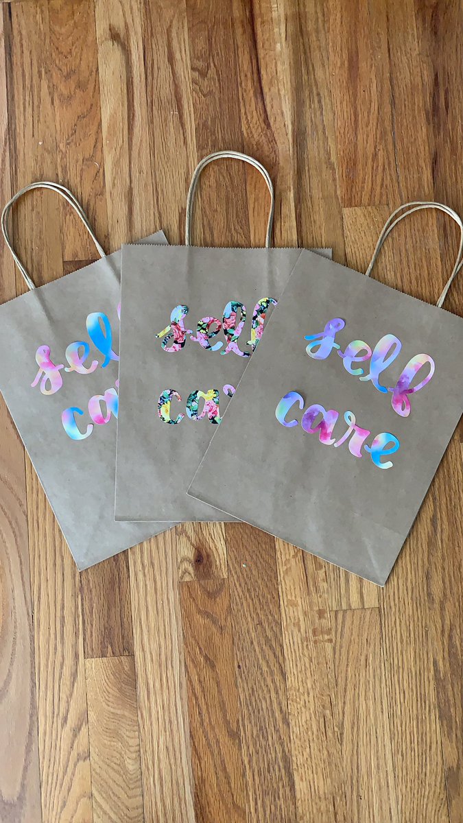 MorganRoberts01's tweet photo. Putting together some self care goody bags for my Friday girls group! #msgc https://t.co/fpt1fRP9kp