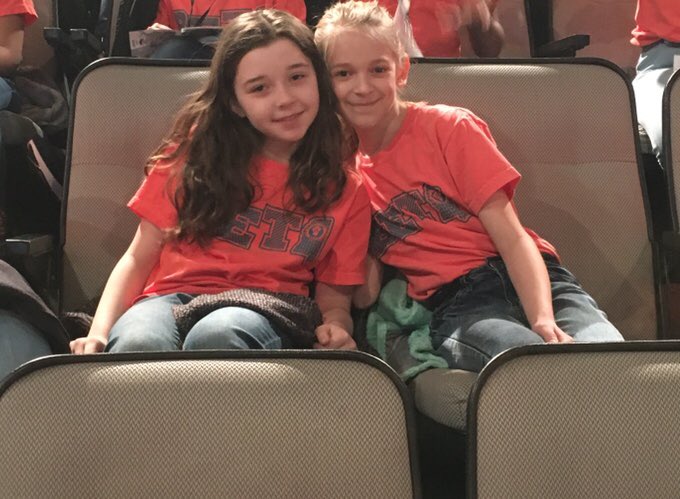 ashleyrenee_20's tweet image. We are surviving Beta Convention!
#lastday
#tiredisanunderstatement
#leakecentral
#betacon19