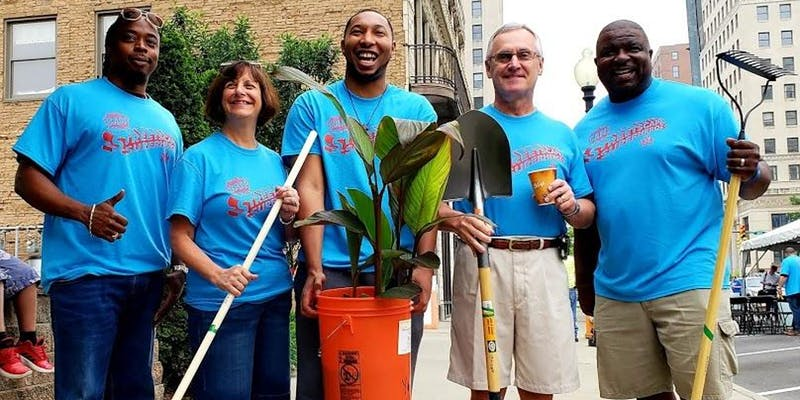 Just a few tickets remain for this Friday's 2019 Youngstown Streetscape Campaign Kickoff Breakfast. Join us as we announce the details for this year's event! eventbrite.com/e/2019-youngst…