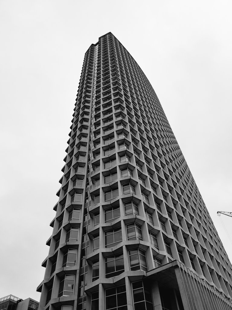 timwhyman's tweet photo. Fabulous tour of the refurbished Centre Point tower by @weareconran this afternoon, spectacular interior design referencing the historic architecture and views that would never become boring - well done all involved. https://t.co/CG1atSh2F0