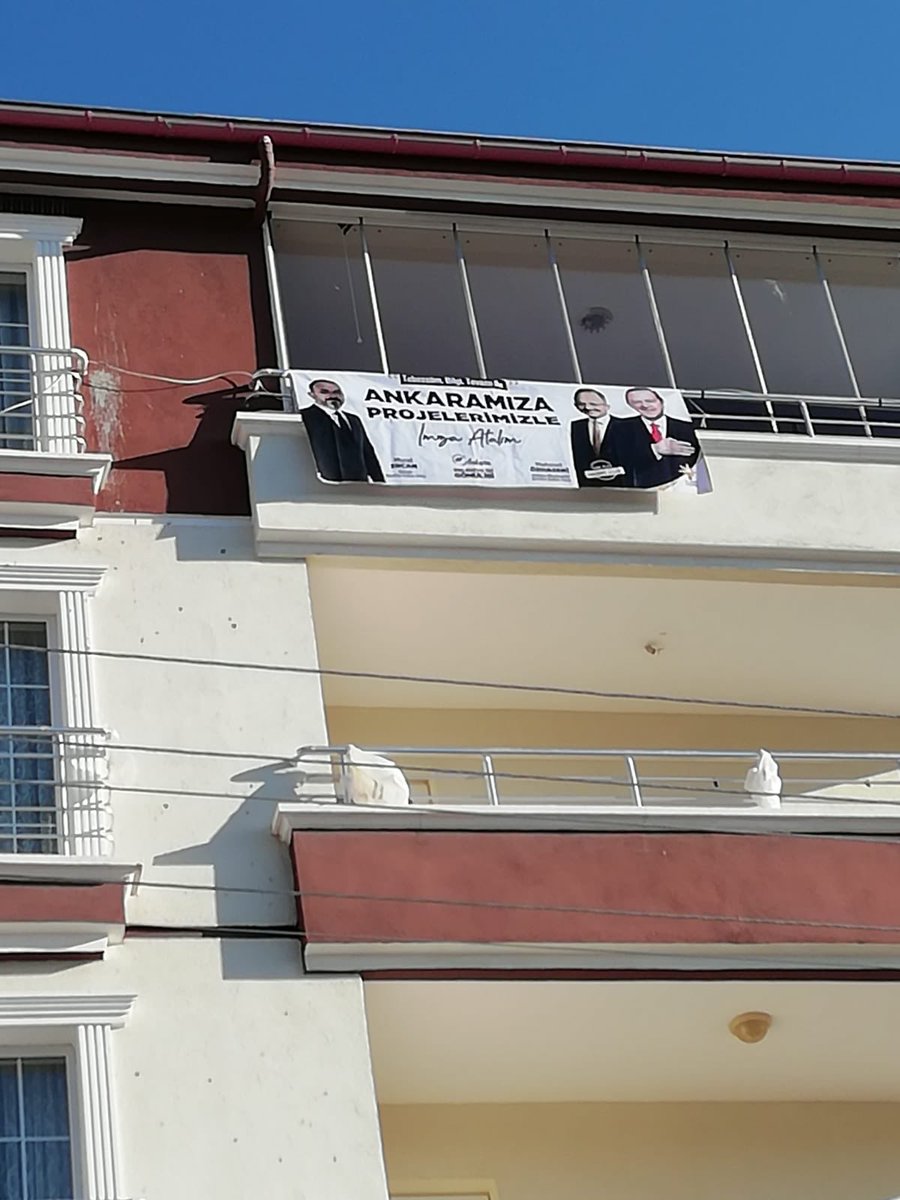 aksincangenclik's tweet photo. 1) Ankara’da Gönüller Kazanmaya Daima Devam Edeceğiz 🇹🇷🇹🇷🇹🇷
Hazırlanan Pankartlarımızı Vatandaşlarımıza Ulaştırdık.
@AliOsmanOzdemir @umitcanuludag https://t.co/VhYCGPZPIX