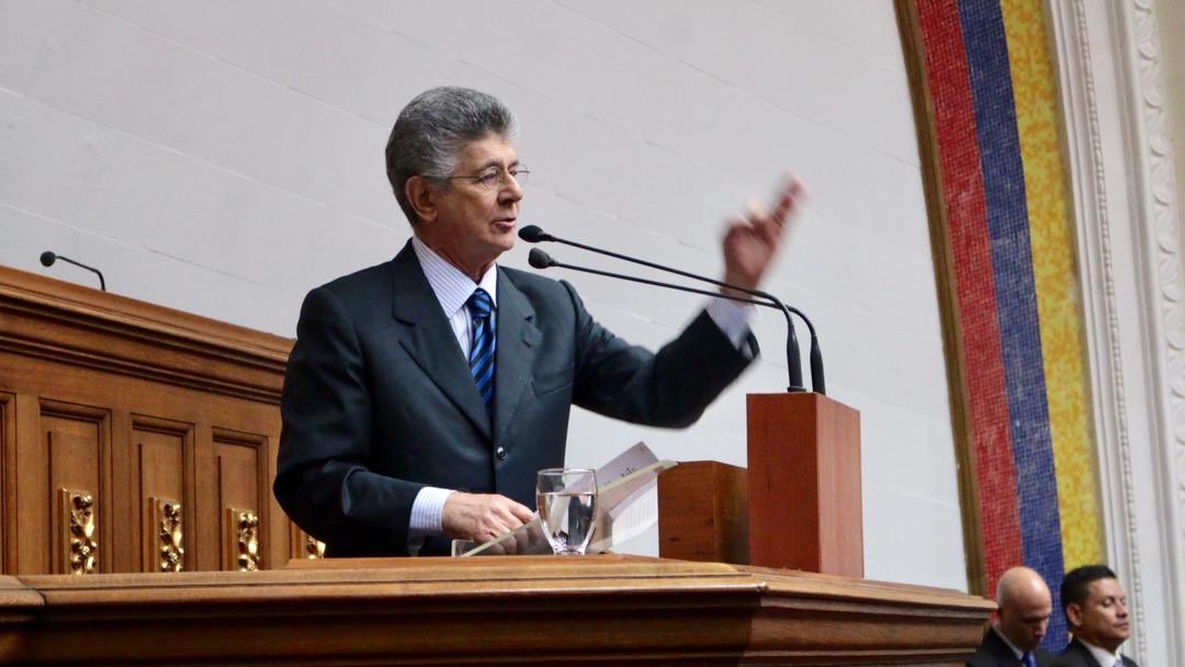 ADemocratica's tweet photo. #19Mar | @hramosallup desde la @asambleaVe: El único sostén que le queda a Maduro para mantenerse de facto usurpando un poder para el que no fue electo, es la FANB que Hugo Chávez desinstitucionalizó y convirtió en un partido político. #SesiónAN https://t.co/CFNbqzmF24