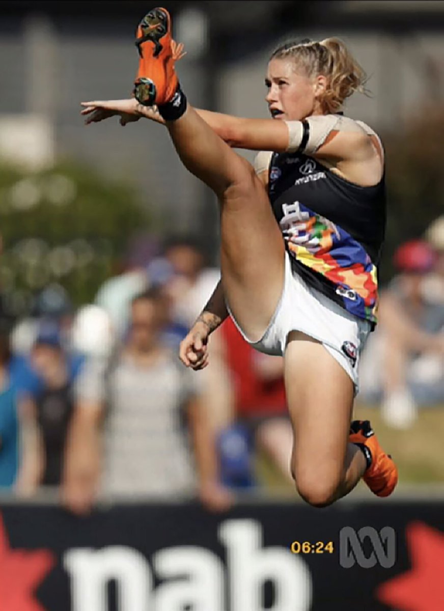 Great goal @taylaharriss ! Many more to follow I’m sure. Full marks to <a href="/MichaelCWillson/">Michael Willson</a> for a terrific sporting photo. <a href="/ABCBreaking247/">ABC Breaking News</a>