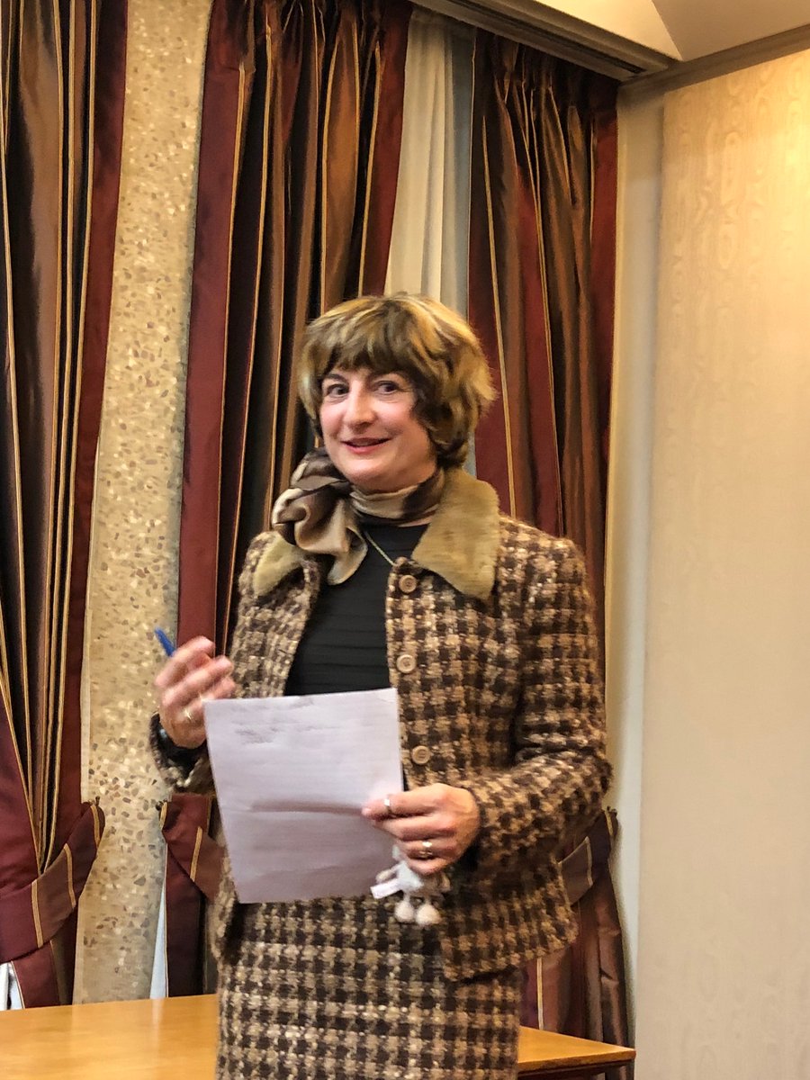drsimondavey's tweet photo. Sue from Bristol details the 12 things of @WCoMC - welcome and belonging, modern, knowledge and experience shared #unconference, challenging conversations, having a laugh, academic grounding, pro bono, Lord Mayors Parade #bigshow, great dinners, slick &amp; professional, indulging https://t.co/pJGfFtflg4