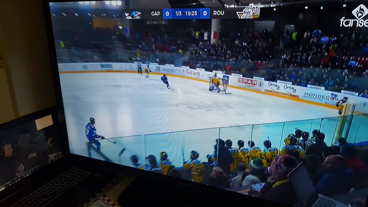 Bon match aux supporters des rapaces et des dragons. En espérant une victoire Rouennaise. Merci pour vos commentaires Stef et Pierre. Des boujoux de Normandie! #fanseatgap