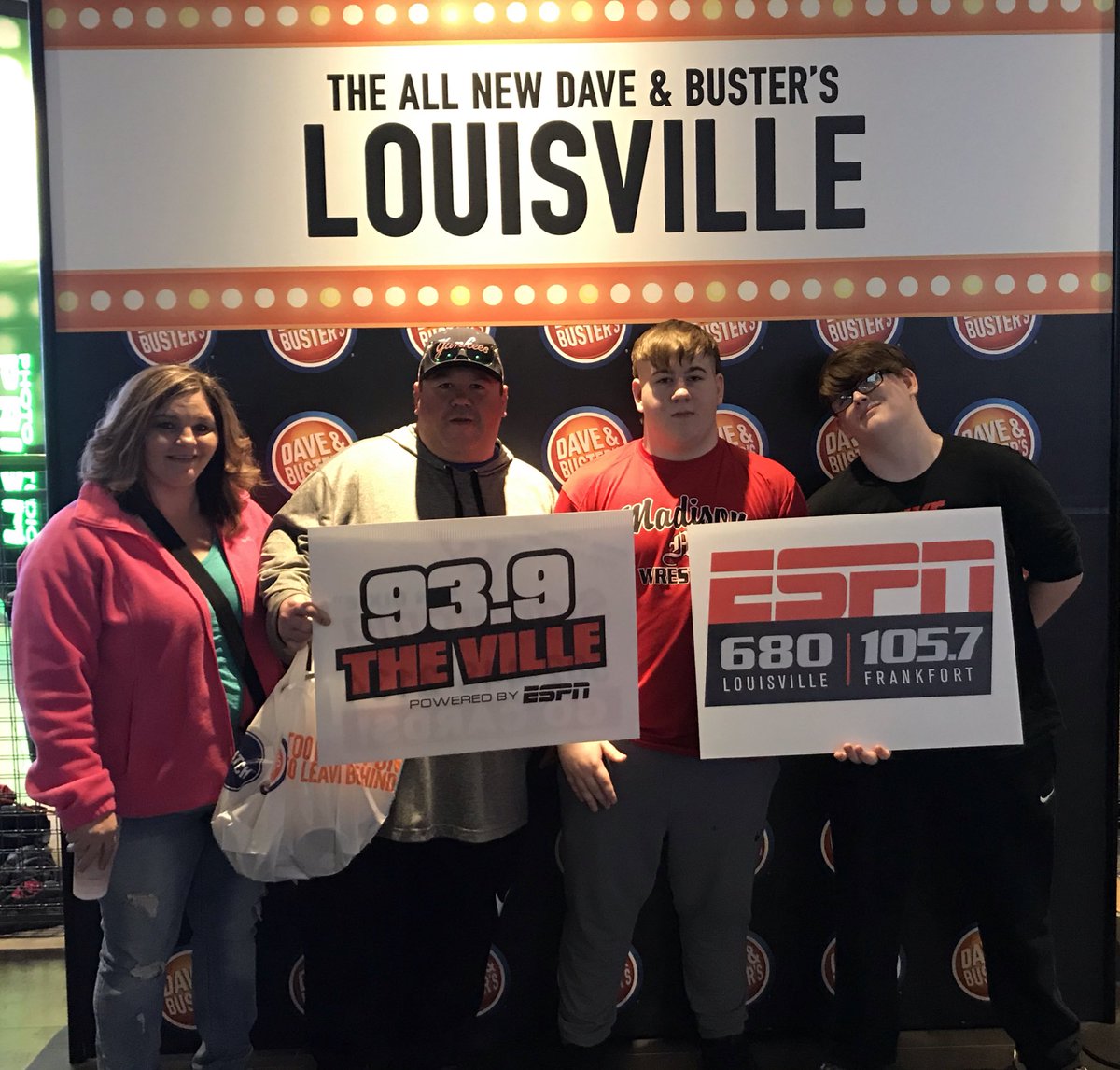 939TheVille's tweet photo. The Drive w/ @MarkEnnis @lukeskywalka11 LIVE from @DaveandBusters for #SelectionTuesday
- Breaking down the brackets
- UofL vs Minnesota
- Give-a-ways for Power Cards + much more.
Listen: https://t.co/y5dDDz4B2q https://t.co/9hfG9iniO5