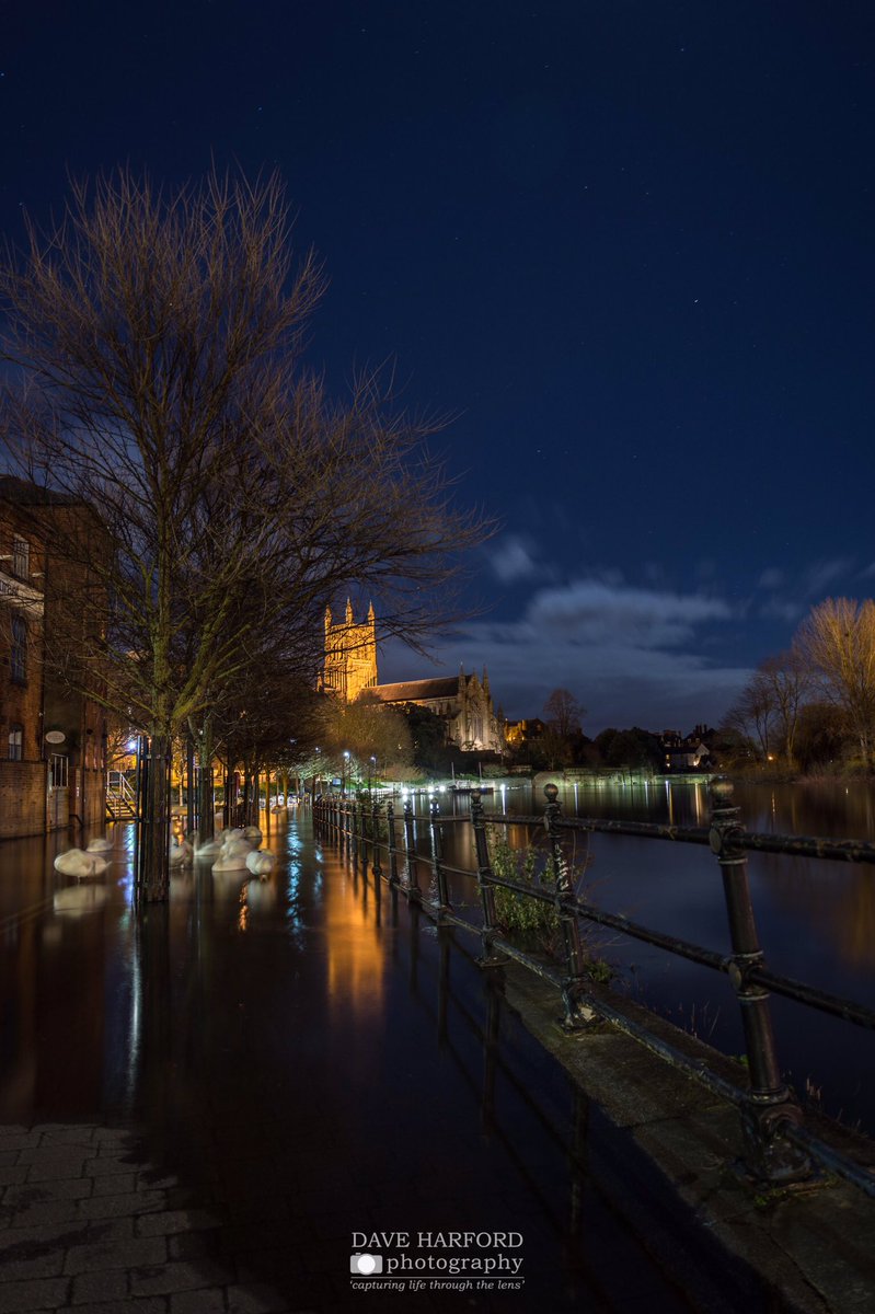 My final &amp; favourite 2 images. 

What a beatiful city. 

#Worcestershire #photography #Worcester #worcpic <a href="/WorcCathedral/">Worcester Cathedral</a> <a href="/BrownsattheQuay/">Browns At The Quay</a>