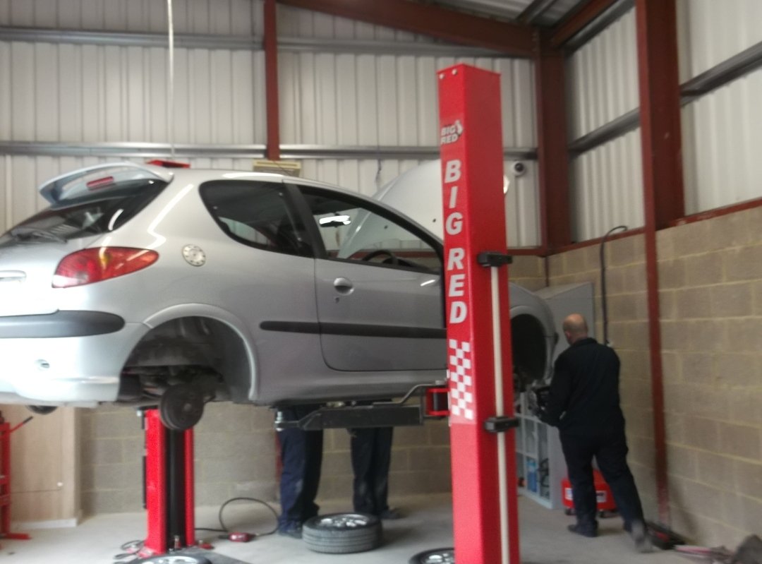 Great to see students working on staff cars in the garage today. Our garage is now up and running and is amazing! Students are enjoying the equipment, atmosphere, opportunities and learning taking place there. #VocationalLearning
