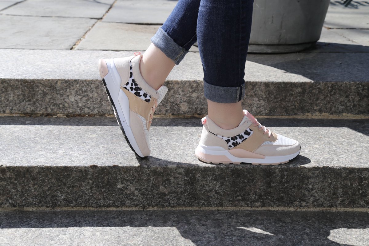 Wantedshoes's tweet photo. On the Prowl
Available at https://t.co/fJCjGriXeO https://t.co/BTPYD67fhj