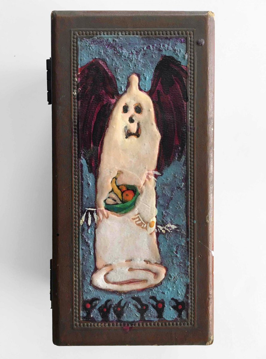heretikradikal's tweet photo. From the body of an other, . . .
—not that the virus is in itself an enigmatic message, but it is readily conflated with other invisible entities that are transmitted when bodies come together.
2011 #TimDean
*img n.d. #JeromeCaja Untitled (condom box) https://t.co/4ry2JGu9cb